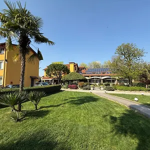 https://la-bergamina-hotel-restaurant.it-lombardy.com